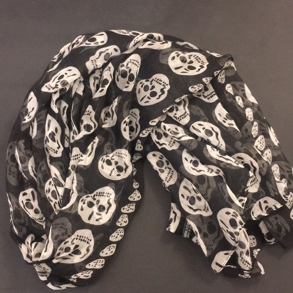 Skull Scarf